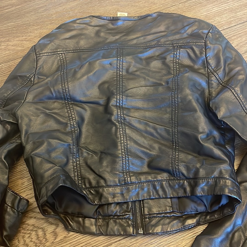 Cache Polyester Jacket Size M - image 3